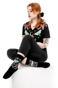 Restyle V-Neck Choker Top: Autumnal Equinox - XS To 3XL 10 Restyle V-Neck Choker Top: Autumnal Equinox - XS To 3XL -Fashion Apparel 58F73E4B C50B 41B3 91E7 6E3284E25FA0 34267.1712133203