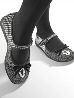 Hot Chocolate Design Chocolaticas: Simonette Flats -Fashion Apparel Big C Edit Legs 28649.1551239493