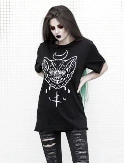 Rogue + Wolf Bat Face Tee - 2XL And 3XL 23 Rogue + Wolf Bat Face Tee - 2XL And 3XL -Fashion Apparel Big C Edit Model Hair Back 56940.1608027829