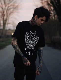 Rogue + Wolf Bat Face Tee - 2XL And 3XL 37 Rogue + Wolf Bat Face Tee - 2XL And 3XL -Fashion Apparel Big C Edit Model Male 3 80743.1671262585