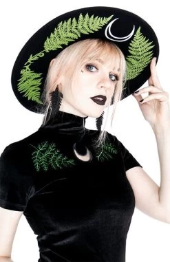 Restyle Velvet Top: Fern -Fashion Apparel eng pl Black Velvet Forest Top with embroidery FERN VELVET TOP 1966 6 98575.1571126825