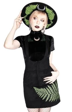Restyle Velvet Top: Fern -Fashion Apparel eng pl Black Velvet Forest Top with embroidery FERN VELVET TOP 1966 7 00932.1571126841