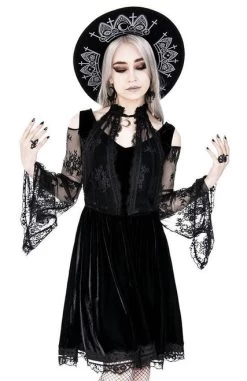 Restyle Crescent Moon Charm Velvet Gothic Dress 22 Restyle Crescent Moon Charm Velvet Gothic Dress -Fashion Apparel eng pl Layered lace gothic dress with a crescent charm 2140 13 42077.1636354503